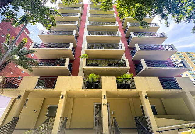 Emerald Plaza  photo 2